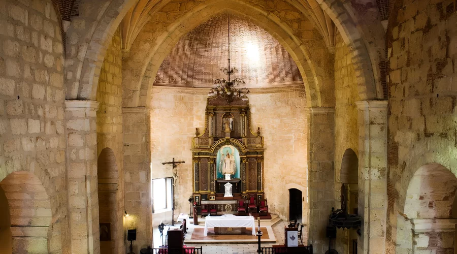 Iglesia de Las Mercedes in Santo Domingo: The Historical and Architectural Marvel